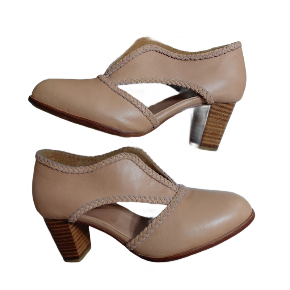 ELF Spirit Walker Cut Out Bootie Size 9.5 Nude Leather Heels
